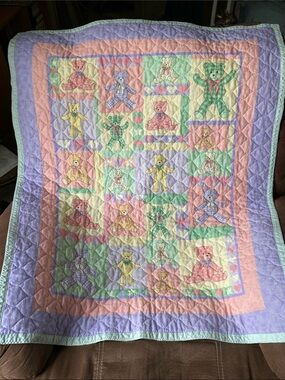 Pastel Teddy Bear Patchwork Baby Quilt - Soft Multicolor